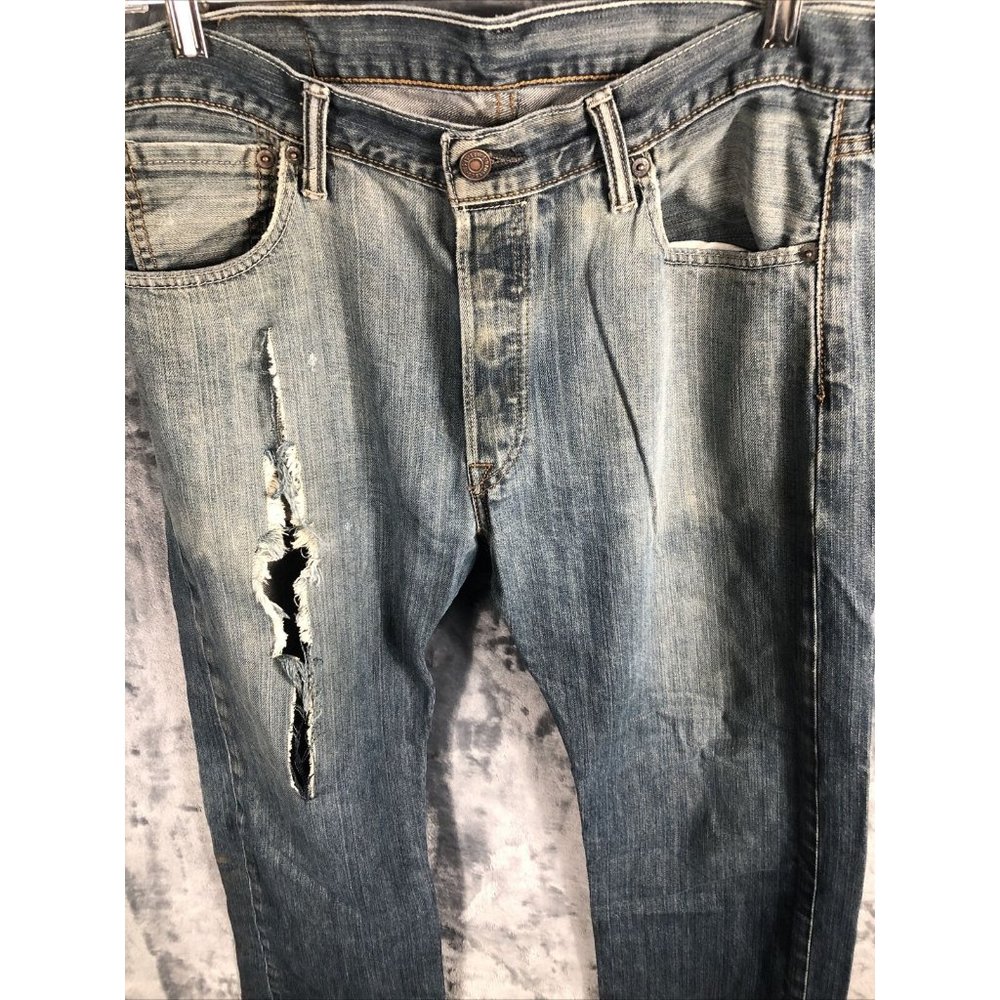 Levi’s 501 Jeans Men’s Size 34-34 Distressed Ripped Pants - Picture 6 of 9